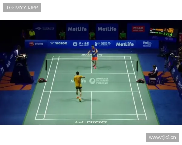 季丽萍家里居然藏了个能聊到天亮的神秘圈子，听说比球场还精彩！